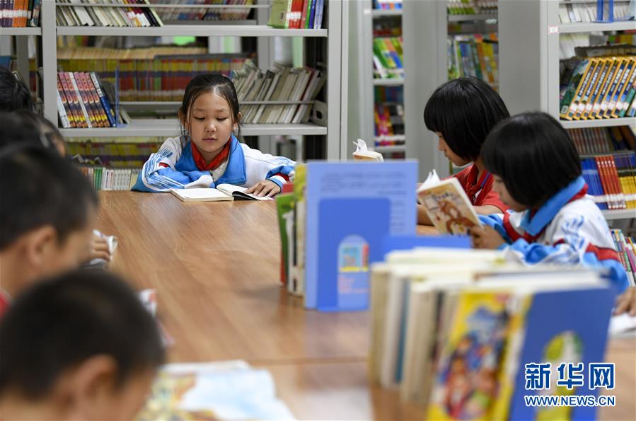 （新華全媒頭條&middot;走向我們的小康生活&middot;圖文互動(dòng)）（17）23萬人的命運(yùn)轉(zhuǎn)折&mdash;&mdash;我國最大易地生態(tài)移民安置區(qū)的脫貧密碼