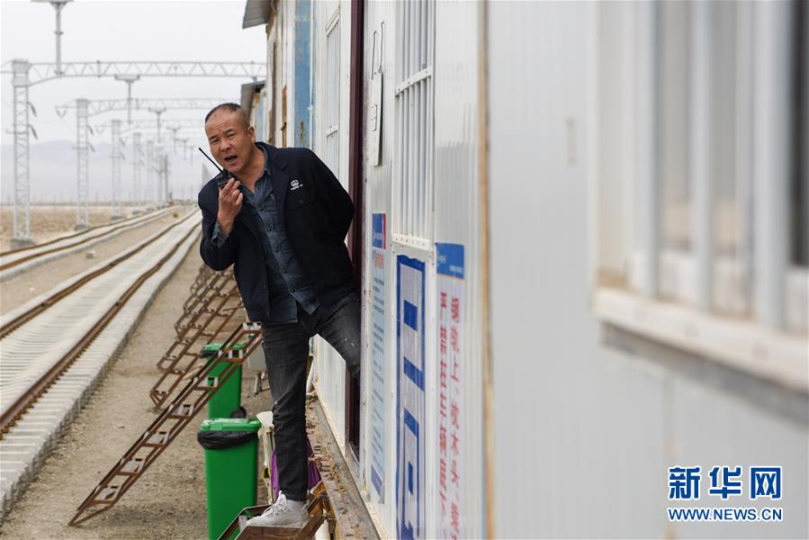 (圖文互動(dòng))(5)筑完“天路”架“云梯”——鐵路老兵再上高原