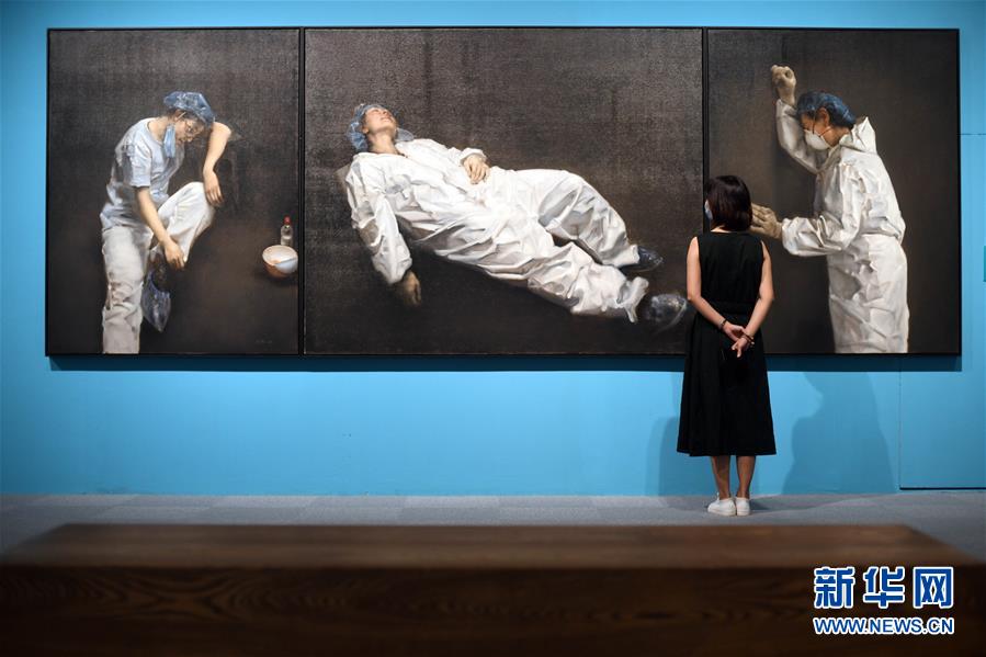 (社會(huì))(2)抗疫主題美術(shù)作品亮相國博