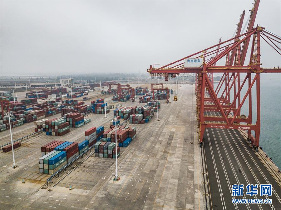 （在習(xí)近平新時代中國特色社會主義思想指引下&mdash;&mdash;新時代新作為新篇章&middot;習(xí)近平總書記關(guān)切事&middot;圖文互動）（3）感受開放新魅力&mdash;&mdash;海南自由貿(mào)易港建設(shè)開局觀察