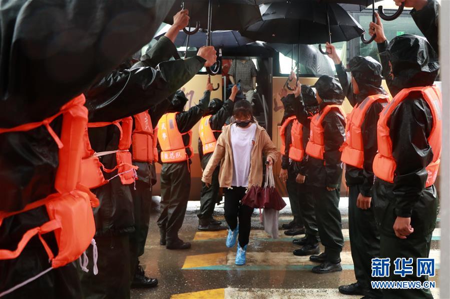 （防汛抗洪&middot;圖文互動(dòng)）（4）哪里有需要就戰(zhàn)斗在哪里&mdash;&mdash;武警安徽總隊(duì)黃山支隊(duì)抗洪搶險(xiǎn)記事