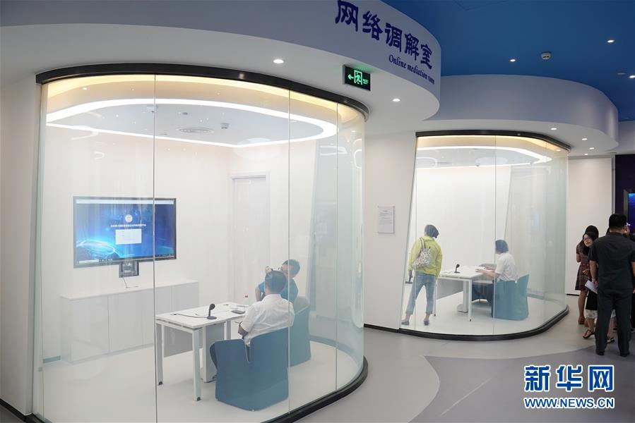 （總書(shū)記推動(dòng)的改革身邊事&middot;司法改革篇&middot;圖文互動(dòng)）（4）特寫(xiě)：打官司不再難&mdash;&mdash;基層法院親歷立案登記