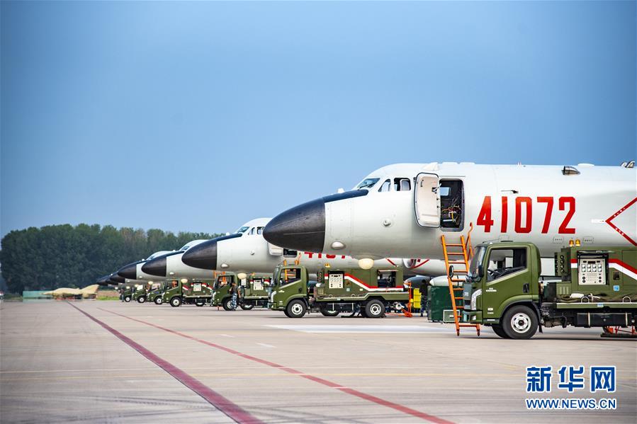 (在習(xí)近平強(qiáng)軍思想指引下·我們?cè)趹?zhàn)位報(bào)告·圖文互動(dòng))(1)雷霆“戰(zhàn)神”向戰(zhàn)而飛——空軍航空兵某師牢記囑托備戰(zhàn)打仗記事