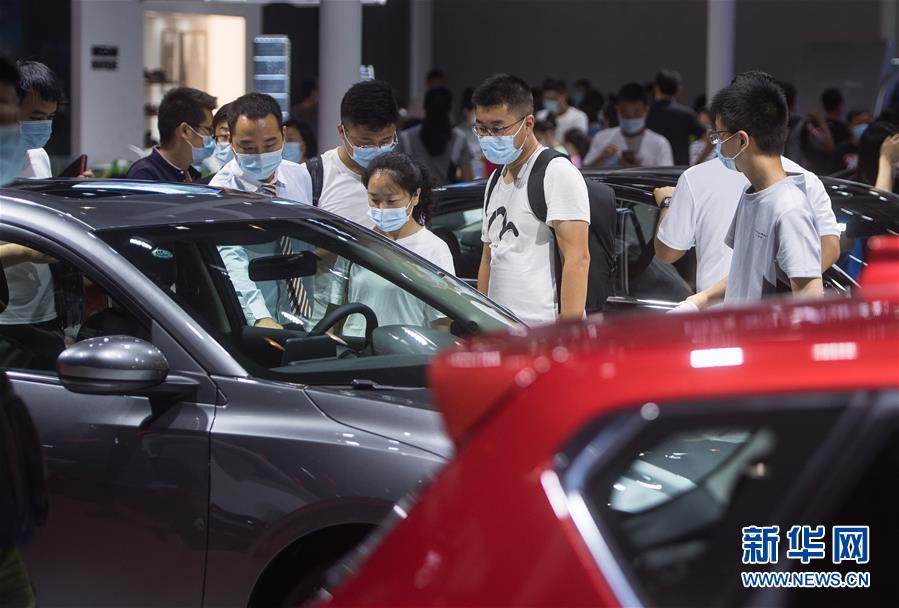 （在習(xí)近平新時(shí)代中國(guó)特色社會(huì)主義思想指引下&mdash;&mdash;新時(shí)代新作為新篇章&middot;習(xí)近平總書記關(guān)切事&middot;圖文互動(dòng)）（2）消費(fèi)回暖市聲新&mdash;&mdash;內(nèi)需動(dòng)力不斷釋放的市場(chǎng)觀察