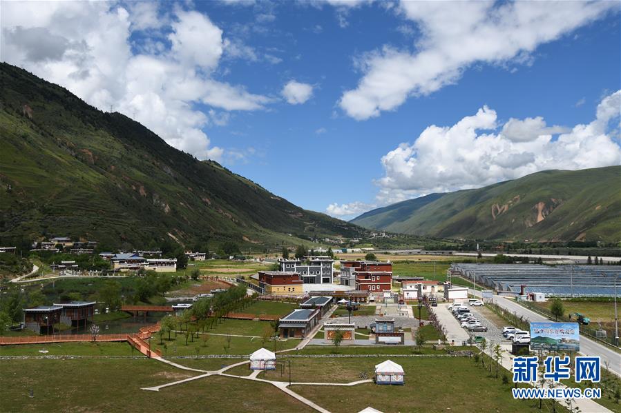 (鄉(xiāng)村振興·圖文互動)(2)村里來了位“掏糞書記”