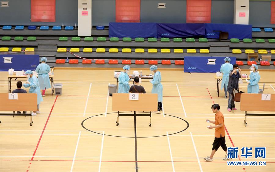 （圖文互動(dòng)）（4）&ldquo;身為醫(yī)護(hù)人員一分子，應(yīng)該出來幫忙&rdquo;&mdash;&mdash;參與新冠病毒社區(qū)檢測的香港醫(yī)護(hù)人員速寫