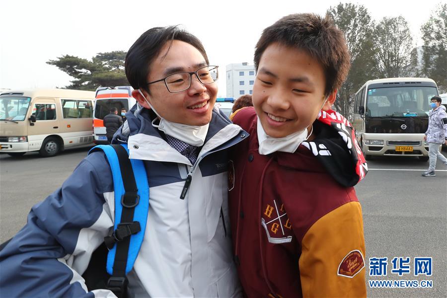 （抗疫一線醫(yī)務(wù)人員英雄群體&middot;圖文互動）（5）你的名字，我們的希望&mdash;&mdash;記國家援鄂抗疫醫(yī)療隊(duì)