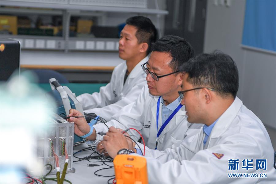 （在習近平新時代中國特色社會主義思想指引下&mdash;&mdash;新時代新作為新篇章&middot;習近平總書記關切事&middot;圖文互動）（2）終不悔為國為民，攀高峰只爭朝夕&mdash;&mdash;來自科學家們的動人故事