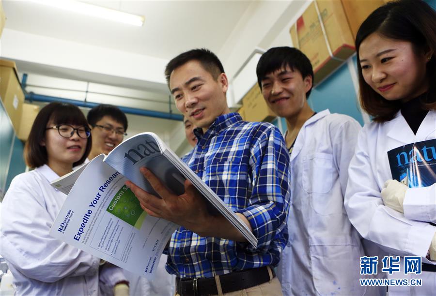 （在習近平新時代中國特色社會主義思想指引下&mdash;&mdash;新時代新作為新篇章&middot;習近平總書記關切事&middot;圖文互動）（4）終不悔為國為民，攀高峰只爭朝夕&mdash;&mdash;來自科學家們的動人故事