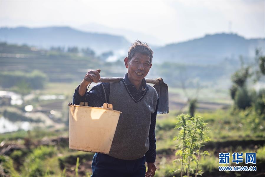 （新華全媒頭條&middot;決戰(zhàn)決勝脫貧攻堅(jiān)&middot;督戰(zhàn)未摘帽貧困縣&middot;圖文互動(dòng)）（11）脫貧的歌聲&mdash;&mdash;云南直過民族和人口較少民族共入新時(shí)代