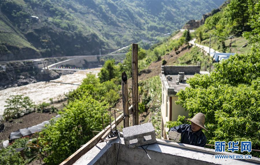 （新華全媒頭條&middot;決戰(zhàn)決勝脫貧攻堅(jiān)&middot;督戰(zhàn)未摘帽貧困縣&middot;圖文互動(dòng)）（12）脫貧的歌聲&mdash;&mdash;云南直過民族和人口較少民族共入新時(shí)代