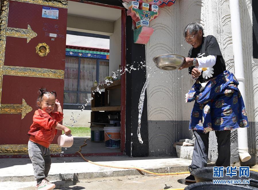 （新華全媒頭條&middot;走向我們的小康生活&middot;決戰(zhàn)決勝脫貧攻堅(jiān)&middot;圖文互動）（6）兩次遷徙&ldquo;搬窮&rdquo;記&mdash;&mdash;海拔最高縣雙湖的&ldquo;戰(zhàn)貧故事&rdquo;
