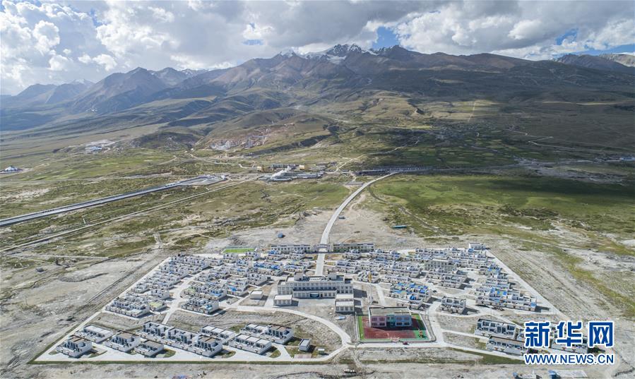 （新華全媒頭條&middot;走向我們的小康生活&middot;圖文互動）（1）扎西德勒，我們的新家園&mdash;&mdash;西藏易地扶貧搬遷搬出幸福美好新生活