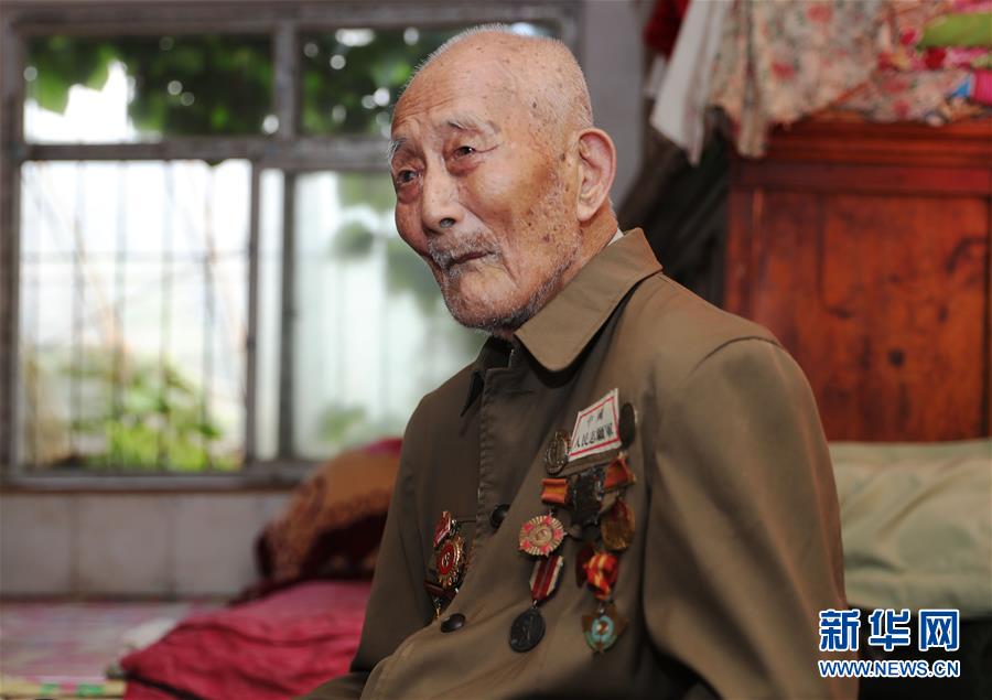 （紀(jì)念抗美援朝70周年&middot;圖文互動(dòng)）一等功臣 英雄本色&mdash;&mdash;96歲志愿軍老戰(zhàn)士孫景坤深藏功名甘于奉獻(xiàn)一生清貧