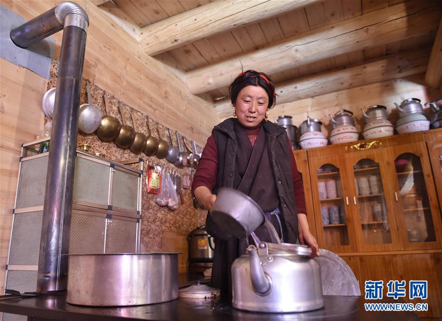 （新華全媒頭條&middot;圖文互動）（4）命運的轉(zhuǎn)折&mdash;&mdash;寫在四川甘孜藏族自治州建州70年之際