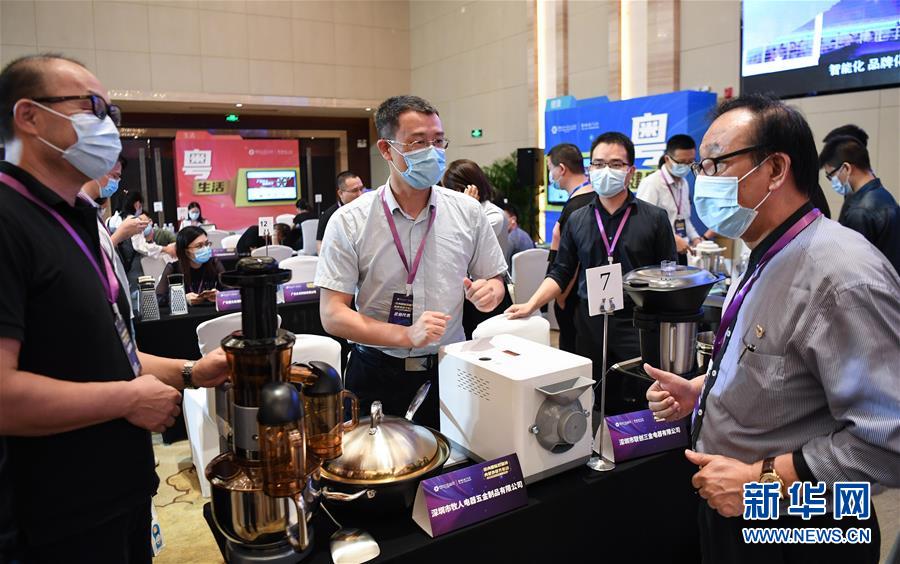 （新華全媒頭條&middot;圖文互動(dòng)）（12）擘畫新藍(lán)圖 開(kāi)啟新征程&mdash;&mdash;寫在黨的十九屆五中全會(huì)召開(kāi)之際