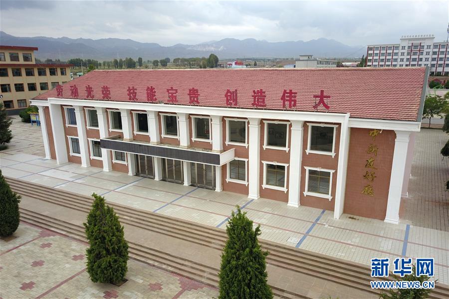 （習近平的小康故事&middot;新華視界&middot;圖文互動）（4）&ldquo;讓每個人都有人生出彩的機會&rdquo;&mdash;&mdash;習近平和人民教育的故事