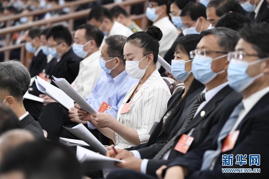 （兩會(huì)&middot;人大開(kāi)幕&middot;XHDW）（32）十三屆全國(guó)人大三次會(huì)議在京開(kāi)幕