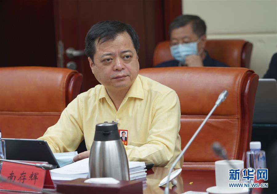 （兩會&middot;熱點(diǎn)畫報）（5）代表委員聚焦民法典草案