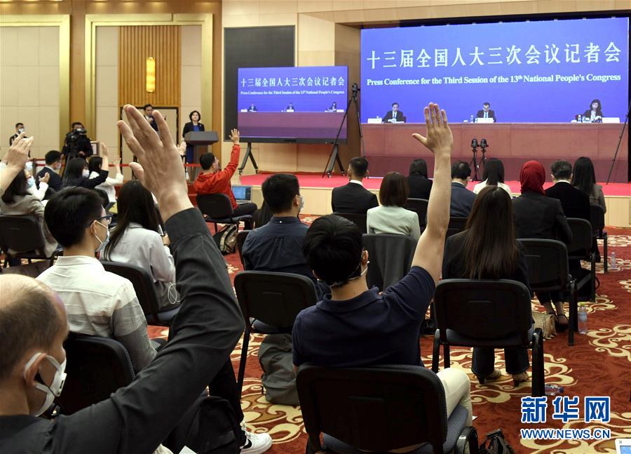 （兩會(huì)&middot;XHDW）（17）李克強(qiáng)出席記者會(huì)并回答中外記者提問