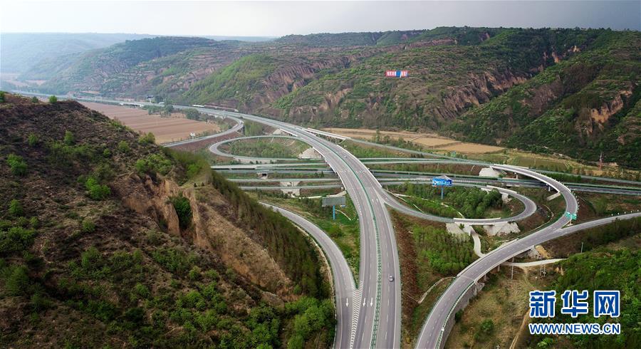 （&ldquo;中國面貌&rdquo;系列述評(píng)&middot;圖文互動(dòng)）（4）奇跡中國&mdash;&mdash;70年中國面貌變遷述評(píng)之一