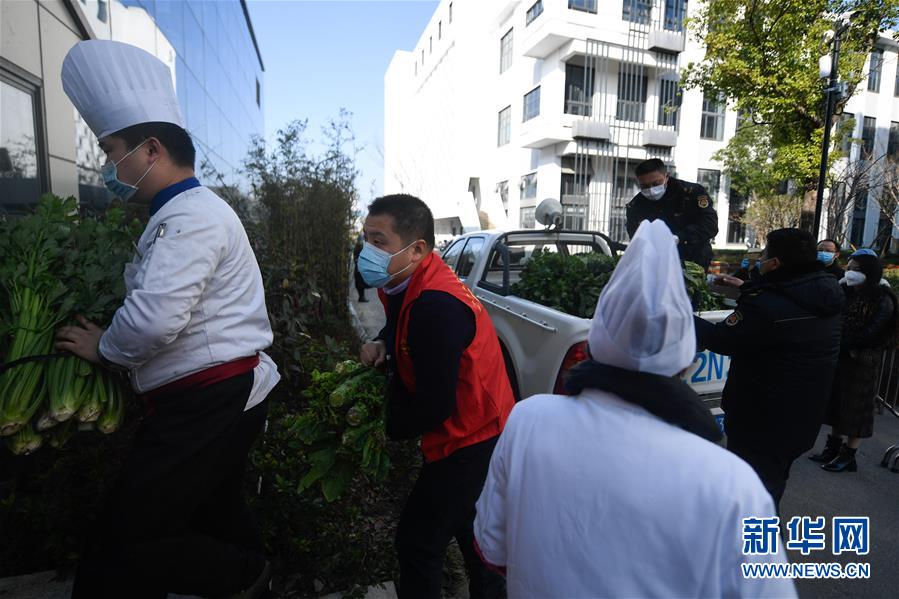 （在習(xí)近平新時(shí)代中國(guó)特色社會(huì)主義思想指引下&mdash;&mdash;新時(shí)代新作為新篇章&middot;習(xí)近平總書(shū)記關(guān)切事&middot;圖文互動(dòng)）（3）鑄成防疫&ldquo;鐵軍&rdquo;&mdash;&mdash;基層防疫&ldquo;硬核&rdquo;故事