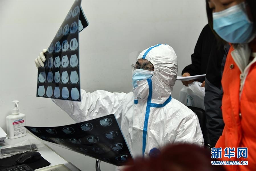 （在習(xí)近平新時(shí)代中國(guó)特色社會(huì)主義思想指引下&mdash;&mdash;新時(shí)代新作為新篇章&middot;習(xí)近平總書(shū)記關(guān)切事&middot;圖文互動(dòng)）（3）高擎利劍驅(qū)疫魔&mdash;&mdash;科研攻關(guān)助力湖北戰(zhàn)&ldquo;疫&rdquo;記