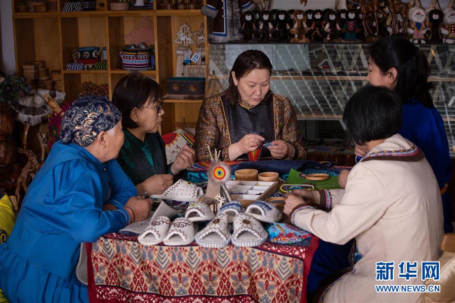 （在習(xí)近平新時(shí)代中國特色社會主義思想指引下&mdash;&mdash;新時(shí)代新作為新篇章&middot;習(xí)近平總書記關(guān)切事&middot;圖文互動）（2）讓每一個(gè)角落都感受到幸福的溫情&mdash;&mdash;人口較少民族在脫貧攻堅(jiān)大潮中的奮進(jìn)故事