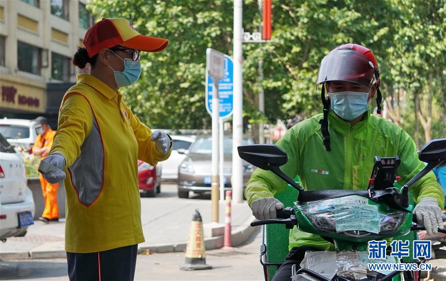 （總書記推動(dòng)的改革身邊事&middot;文化改革篇）（4）特寫：&ldquo;生活便利了，環(huán)境變美了，人也舒心了&rdquo; &mdash;&mdash;感受基層文明實(shí)踐站里的惠民服務(wù)