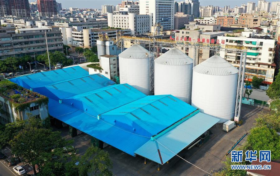 （在習(xí)近平新時(shí)代中國特色社會主義思想指引下&mdash;&mdash;新時(shí)代新作為新篇章&middot;習(xí)近平總書記關(guān)切事&middot;圖文互動）（14）我家大門常打開&mdash;&mdash;經(jīng)濟(jì)特區(qū)全方位對外開放故事