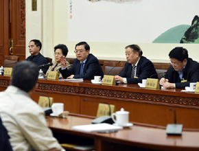 張德江參加十二屆全國(guó)人大常委會(huì)第十三次會(huì)議分組審議