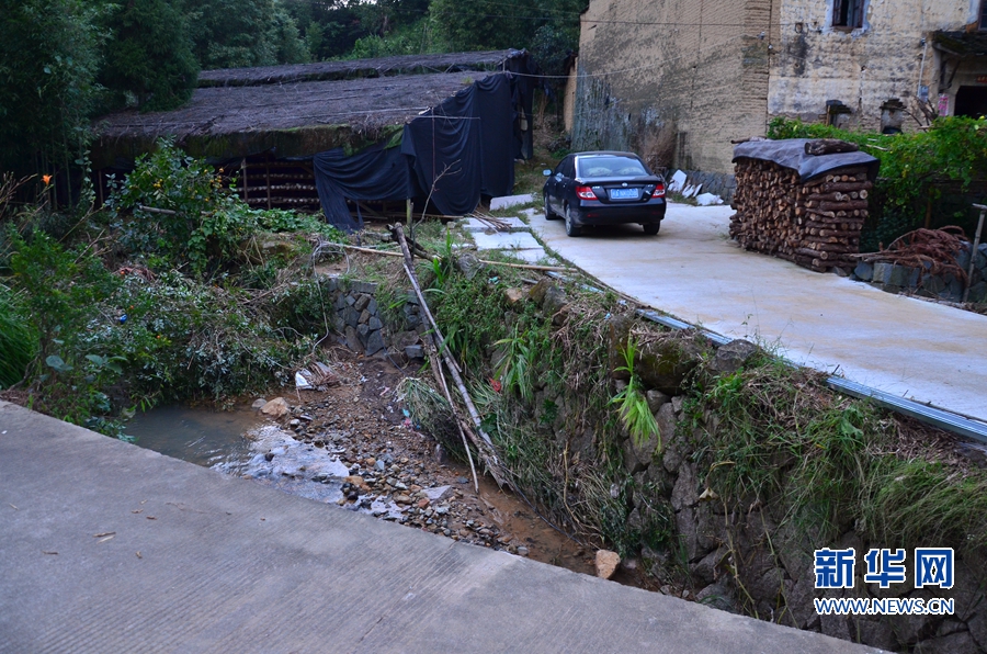 周炳耀有輛二手車，被全村人當(dāng)作&ldquo;公交車&rdquo;