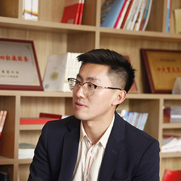 【青春的故事】&ldquo;鋼鐵人&rdquo;是怎樣煉成的？