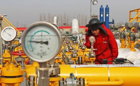 這個(gè)春節(jié)，他們留在工地和單位過年