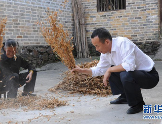 大學(xué)生&ldquo;村官&rdquo;邢鐳：山村群眾的貼心人