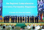 溫家寶出席&ldquo;區(qū)域全面經(jīng)濟(jì)伙伴關(guān)系&rdquo;談判啟動(dòng)儀式