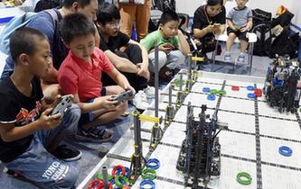青少年&ldquo;扎堆&rdquo;世界機(jī)器人大會(huì)