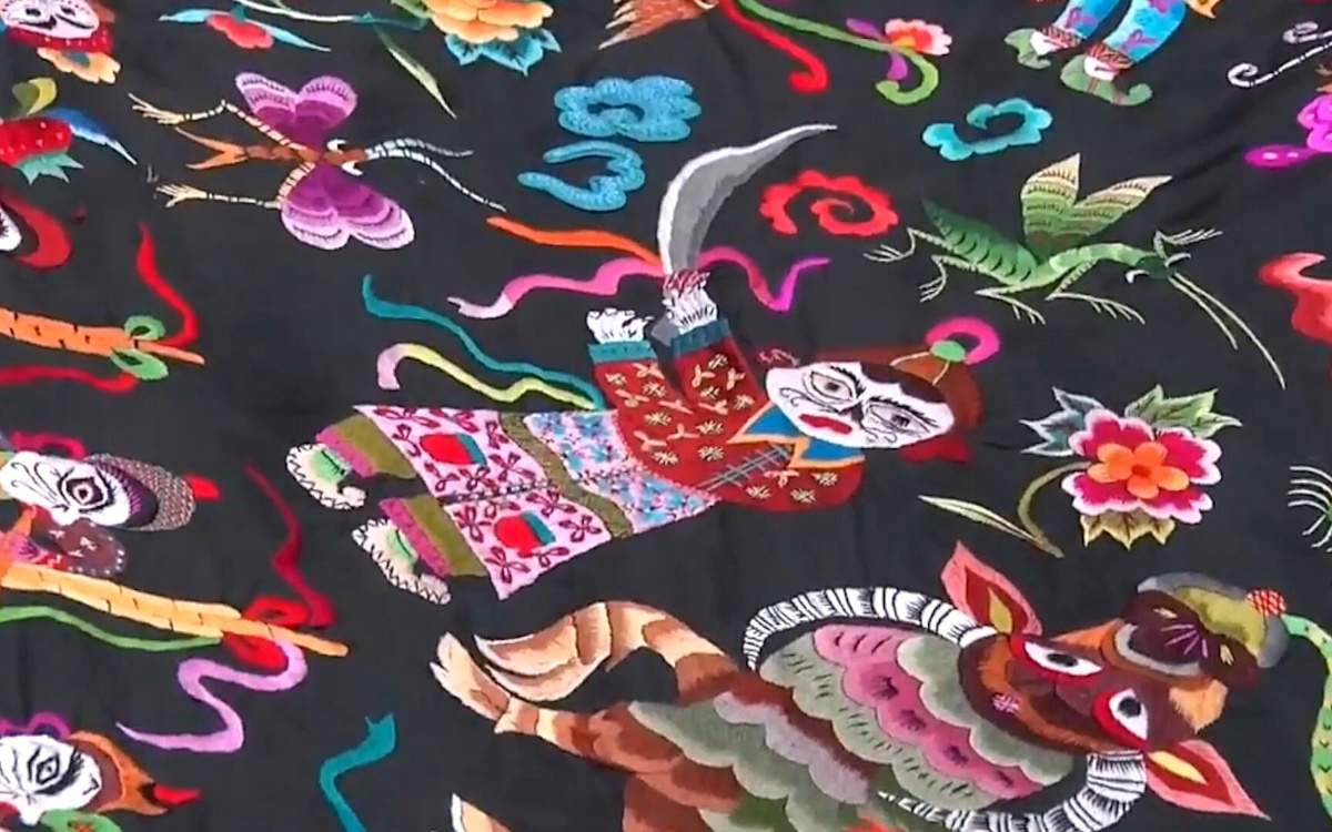 苗繡繡品慢慢得到市場認可，回鄉(xiāng)的繡娘逐漸多了起來