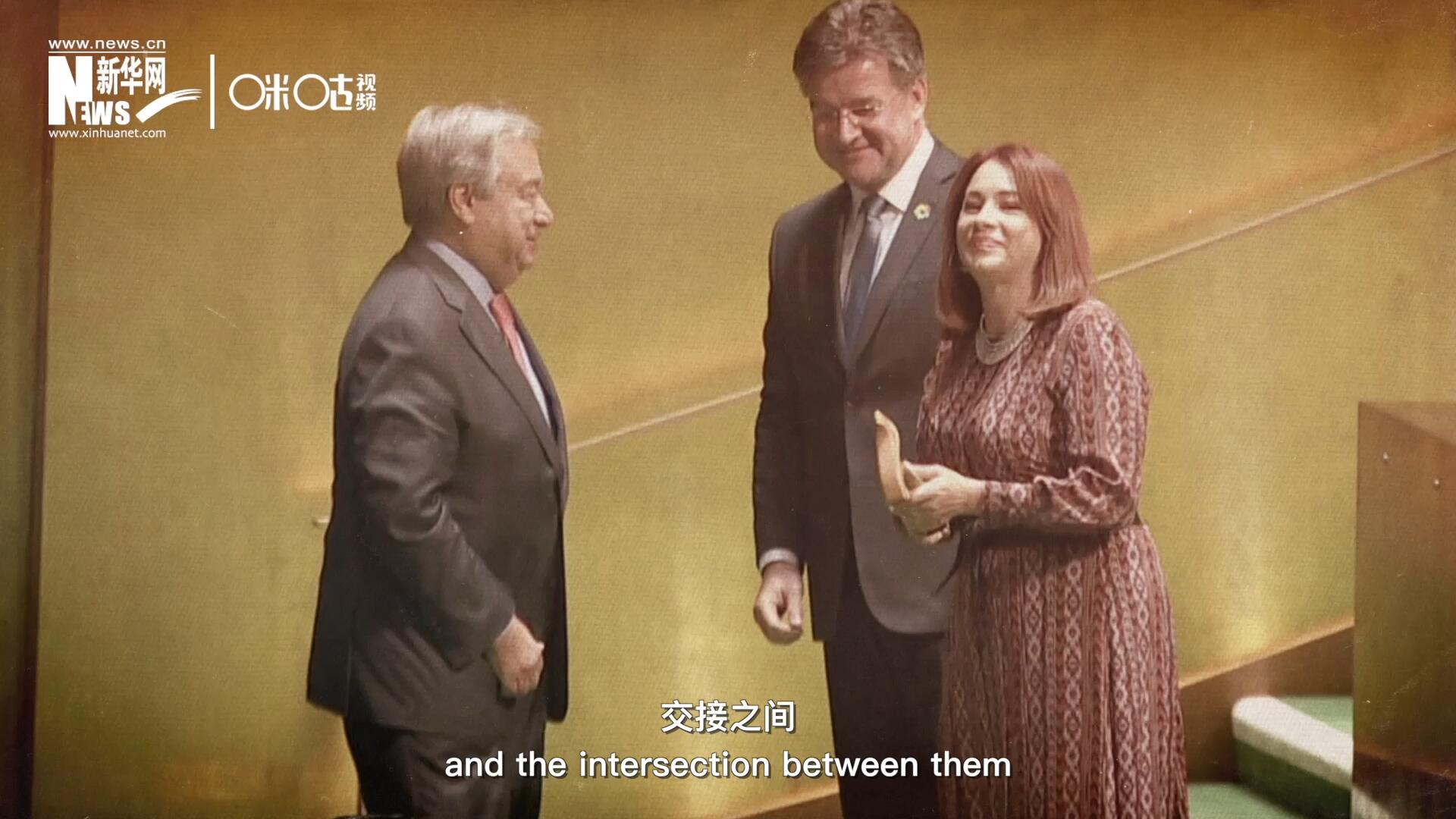 一起一落，交接之間，除了莊嚴(yán)的儀式感，更是使命的傳承。