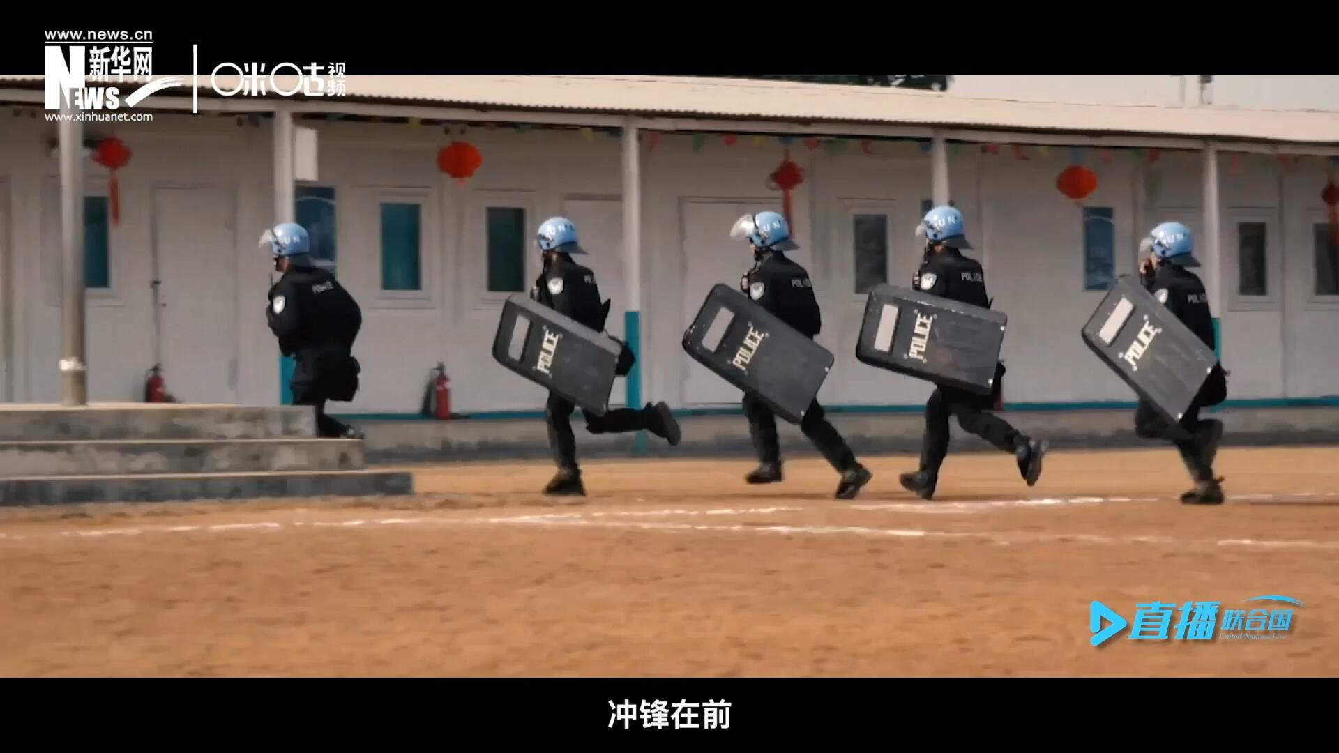 有這樣一支隊伍，他們不畏艱險，沖鋒在前，頭戴藍盔，為和平而戰(zhàn)，他們的名字叫做聯(lián)合國維和部隊。