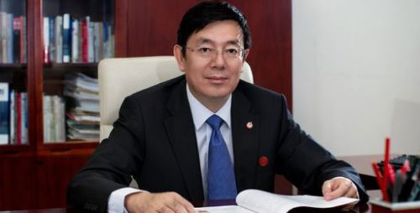 中航飛機(jī)董事長、分黨組書記方玉峰&mdash;&mdash;中航飛機(jī)要想同國際航空產(chǎn)業(yè)強(qiáng)者過招，必須與市場全面接軌，逐步褪去傳統(tǒng)國有企業(yè)的&ldquo;光環(huán)&rdquo;。這就要求我們?nèi)ν七M(jìn)企業(yè)改革，利用上市平臺(tái)，建立先進(jìn)的法人治理結(jié)構(gòu)，建立高效的、敏捷反應(yīng)的價(jià)值創(chuàng)造主體。