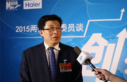 &ldquo;面對(duì)這種新型的、農(nóng)業(yè)轉(zhuǎn)型的項(xiàng)目，政府各級(jí)部門也都在研究怎么落實(shí)，還有很多細(xì)節(jié)上的問(wèn)題。&rdquo;