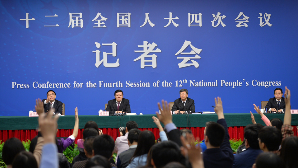 樓繼偉就&ldquo;財政工作和財稅改革&rdquo;答記者問