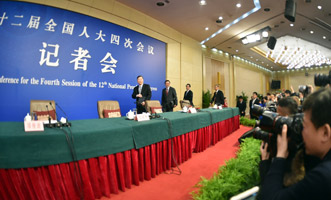 尚福林、劉士余、項俊波等步入會場