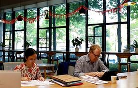 中國成就，世界矚目&mdash;&mdash;來自基層蹲點現(xiàn)場的報道