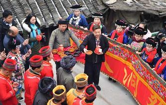 新起點(diǎn)，書寫新時(shí)代的新答卷&mdash;&mdash;從2018年全國(guó)兩會(huì)看決勝全面建成小康社會(huì)