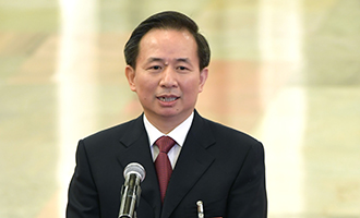 生態(tài)環(huán)境部部長(zhǎng)李干杰在&ldquo;部長(zhǎng)通道&rdquo;接受采訪(fǎng)