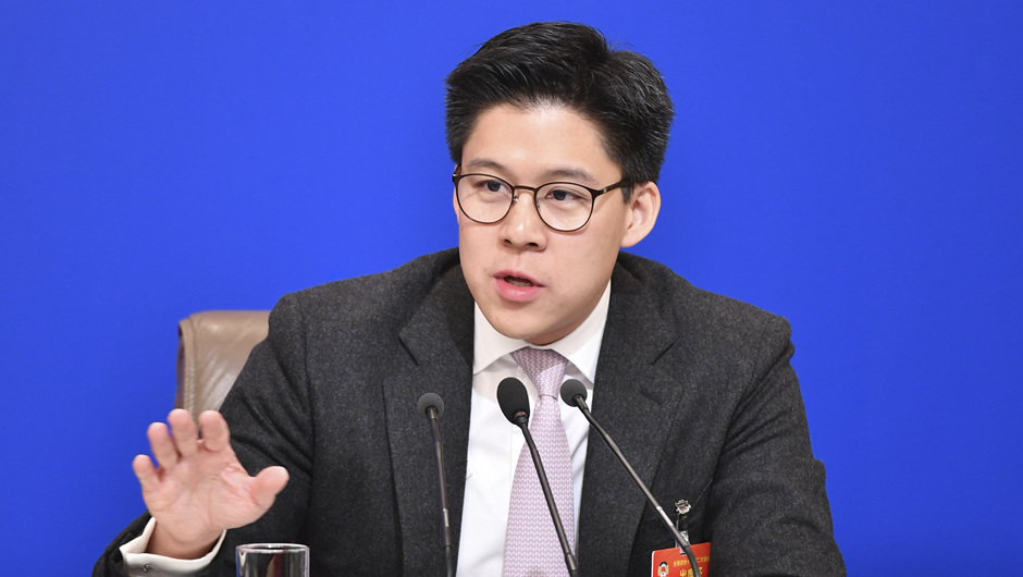 全國政協(xié)委員、中國香港體育協(xié)會暨奧林匹克委員會副會長、霍英東集團(tuán)副總裁 霍啟剛