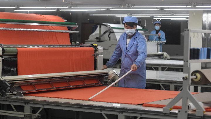 新華社評論員：用&ldquo;硬核&rdquo;舉措幫助企業(yè)渡難關(guān)