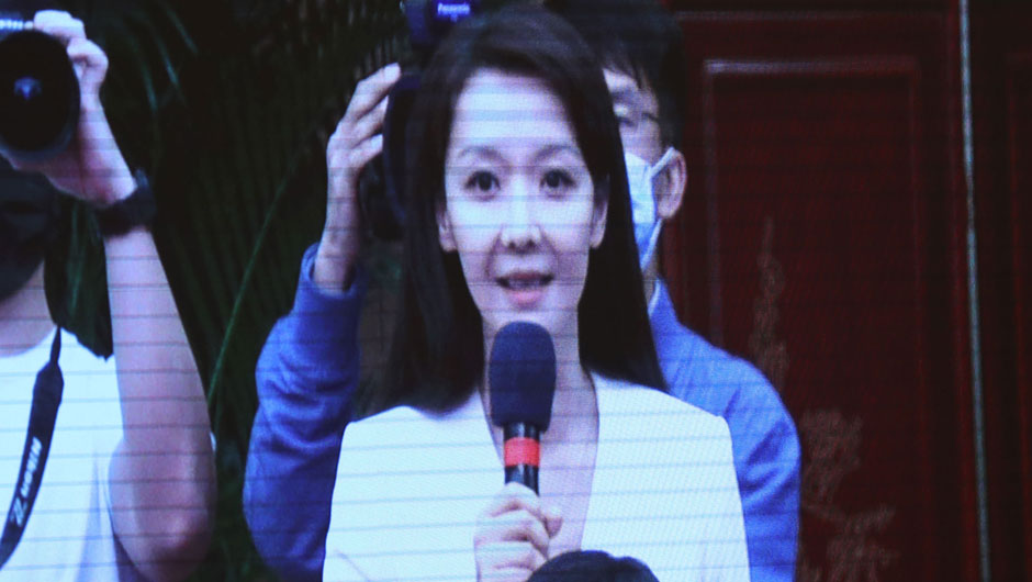 香港鳳凰衛(wèi)視、鳳凰網(wǎng)記者提問